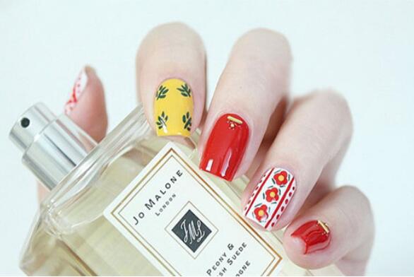 南寧美甲學(xué)校：充滿時尚布藝風(fēng)的民族美甲教程