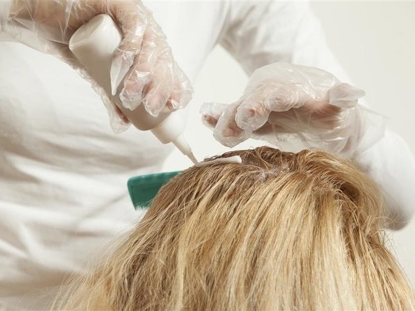 南美發(fā)學(xué)校：頭發(fā)染不上色怎么辦