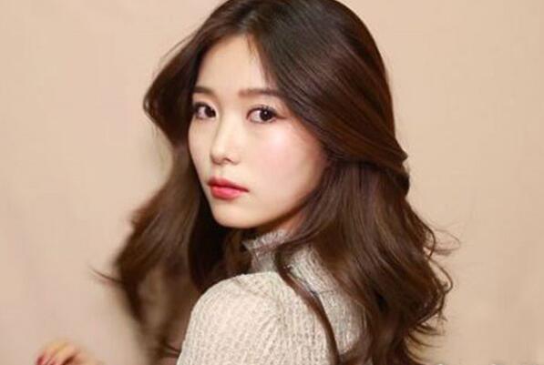 南寧美發(fā)學(xué)校：熱燙頭發(fā)不卷？