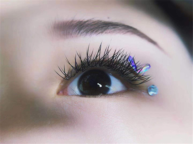 美睫師們必須知道的美睫小技巧