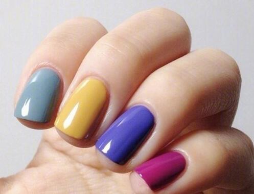 南寧美甲學校：顯白顯瘦的跳色美甲