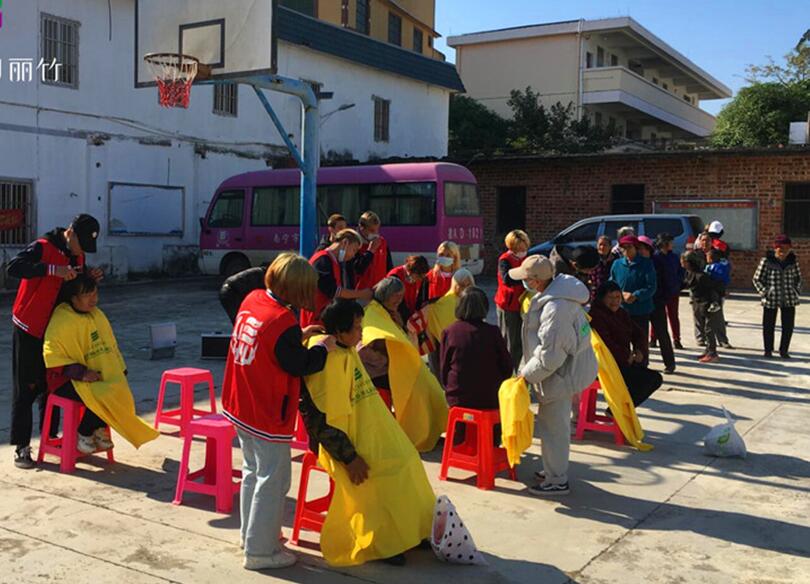 麗竹支部志愿理發(fā)隊暖暖的很貼心