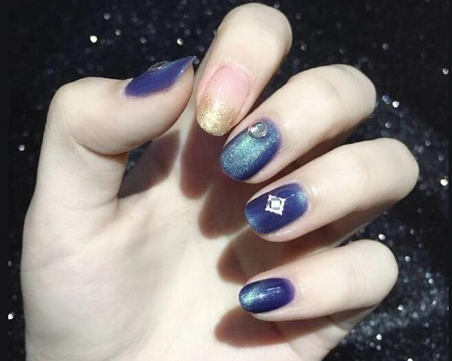 美甲技巧：貓眼膠的磁鐵正確吸法