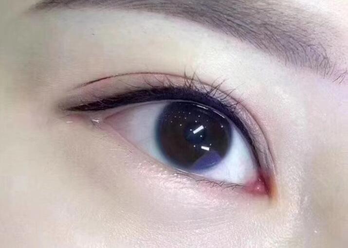 南寧專業(yè)化紋繡學(xué)校分享美瞳線實(shí)用技巧