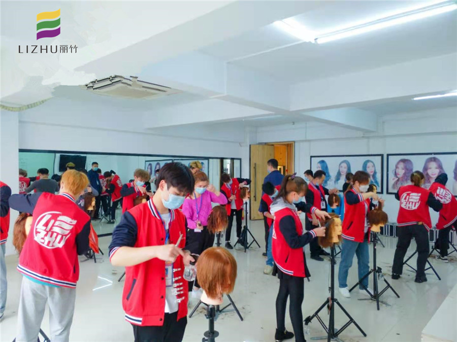 剪發(fā)的手法有哪些？廣西美發(fā)學校告訓告訴你