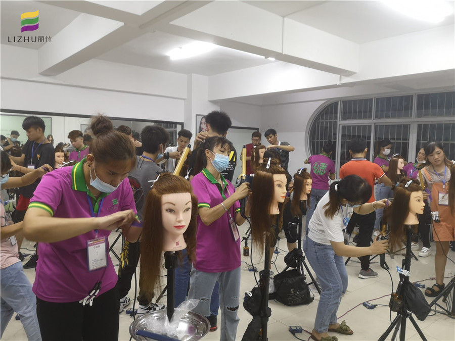 廣西美發(fā)師學什么？電棒使用技巧了解下