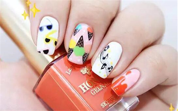 學(xué)習(xí)冰淇淋美甲教程，和廣西人氣高的美甲學(xué)校過夏天