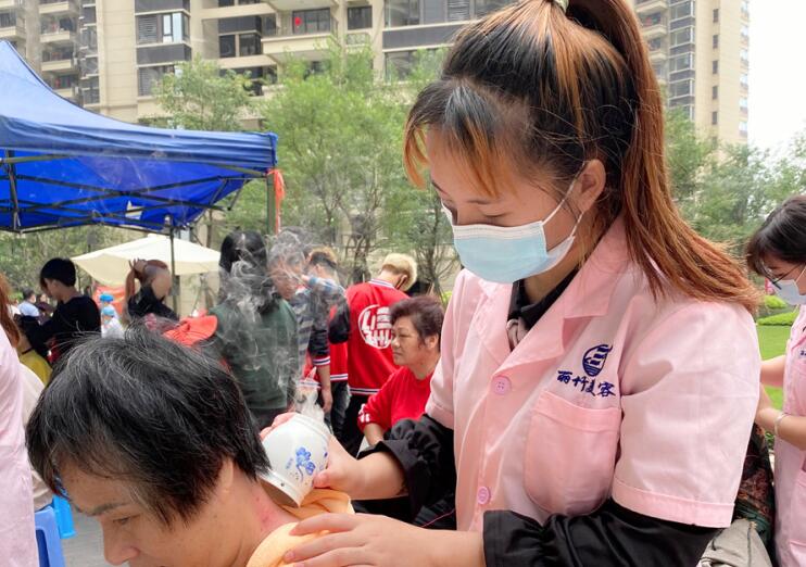 南寧專業(yè)美容學校學子感言：也許這就是所謂的“美容專業(yè)”