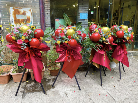 如何制作花籃？南寧插花培訓(xùn)班來(lái)幫你