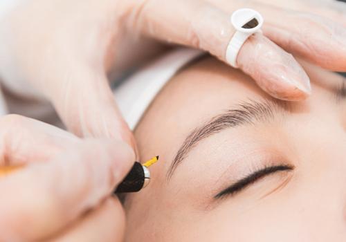 廣西紋繡學(xué)校全員討論：紋繡過后為什么會掉色？