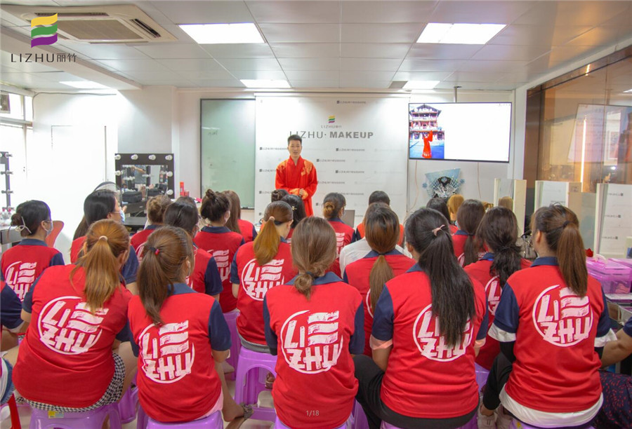 化妝就業(yè)宣講：南寧化妝學(xué)校積極提供工作崗位