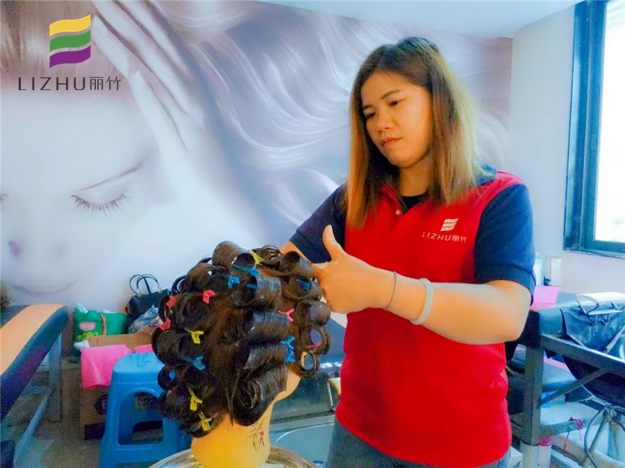 在南寧美發(fā)培訓(xùn)學(xué)校學(xué)習(xí)，每天都格外充實和快樂