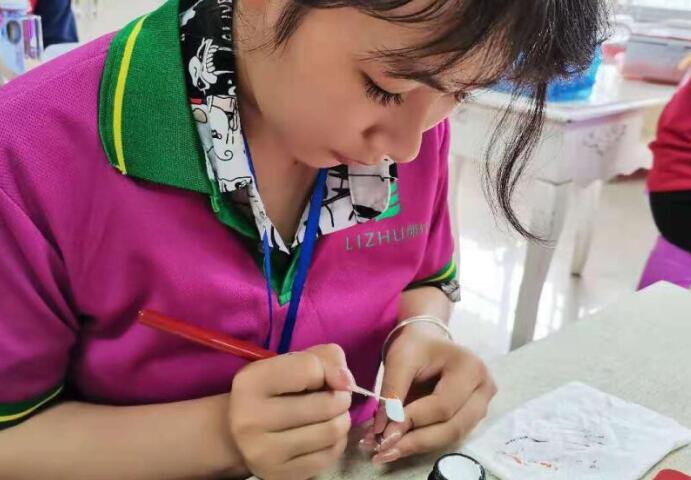 南寧美甲學(xué)校學(xué)員感言：：歡迎到麗竹學(xué)校學(xué)美甲