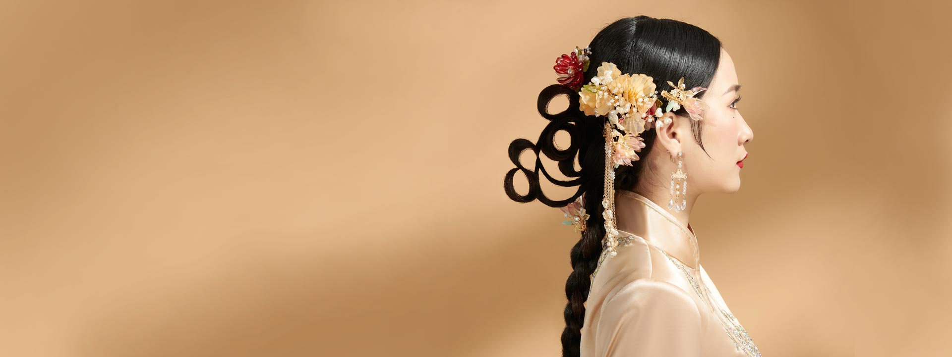 專(zhuān)業(yè)盤(pán)扎發(fā)造型班