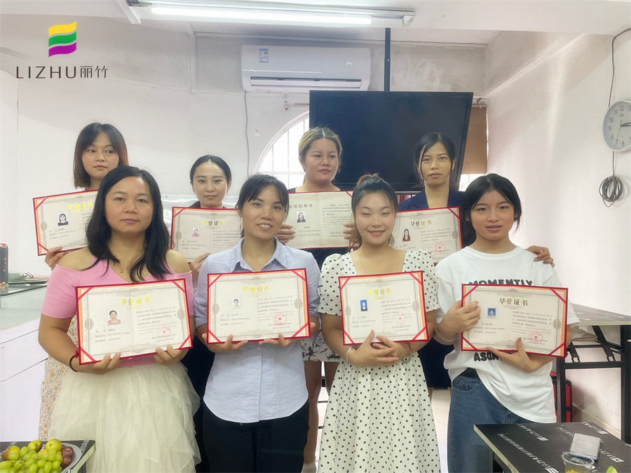 南寧紋繡培訓班座談會，學員們滿載而歸