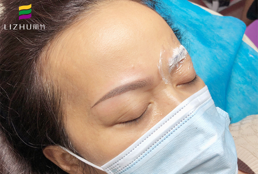 冬天紋繡有哪些注意事項？廣西紋繡學(xué)校排行榜分享要點