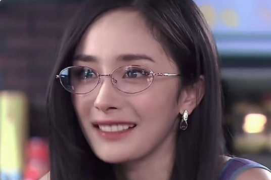 大冪冪千金臥蠶妝教程，廣西明星化妝培訓(xùn)分享