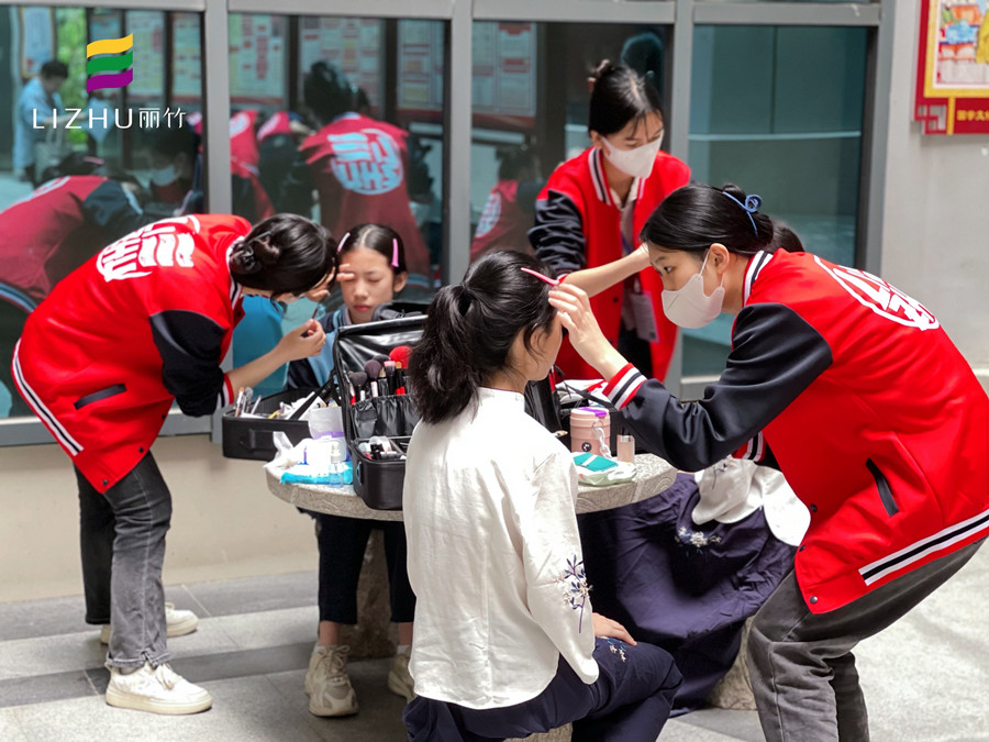 1679987458942365.jpg 899821264205871778(1).jpg