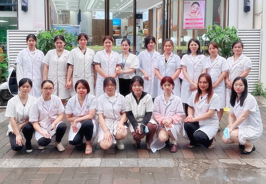 南寧美容學校學員進行就業(yè)觀摩