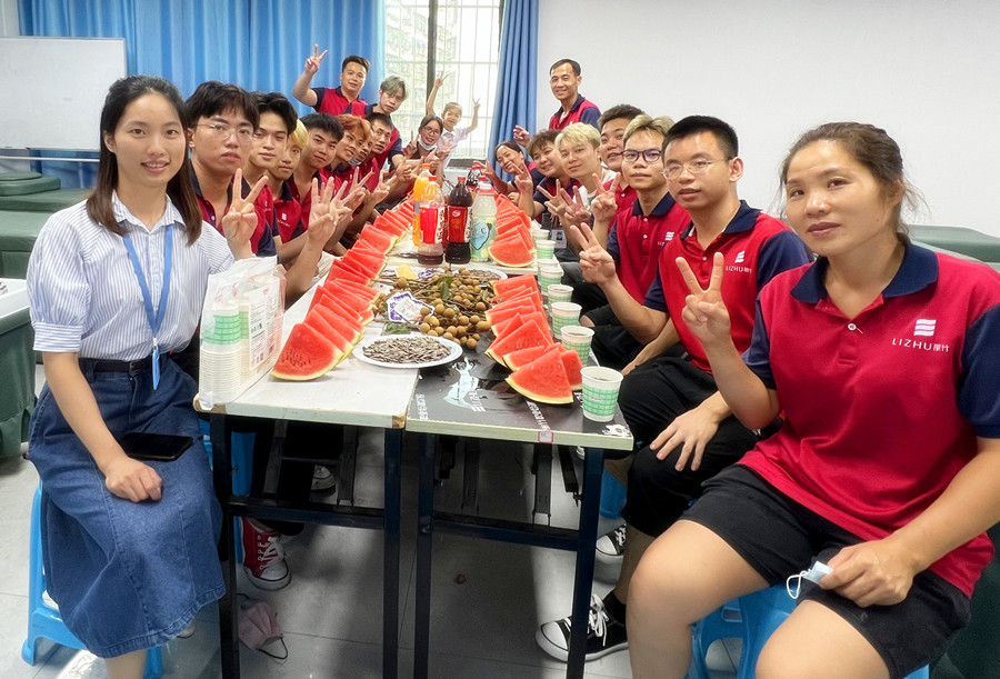 南寧美發(fā)學校畢業(yè)座談會，感念師恩