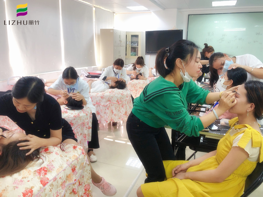 紋繡師做好漸變效果的技巧，廣西紋繡師職業(yè)學(xué)校分享