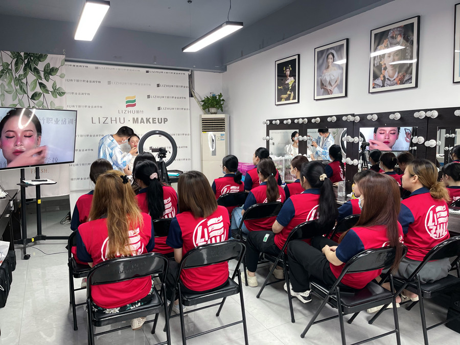 化妝如何省錢的方法，南寧化妝職業(yè)培訓(xùn)