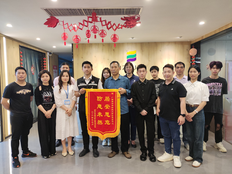 麗竹學(xué)校組織全體師生開展校園消防安全培訓(xùn)演練