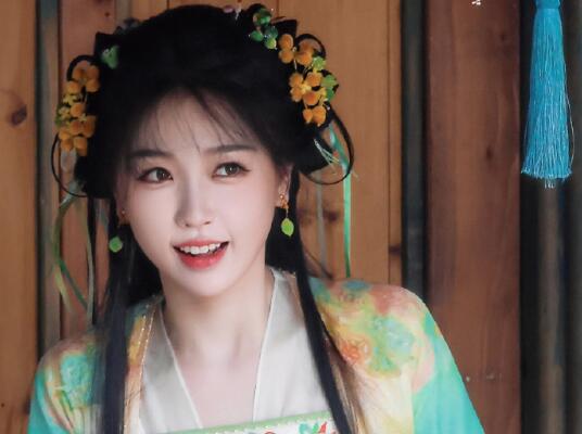 《黑蓮花攻略手冊》虞書欣凌妙妙?yuàn)y容教程