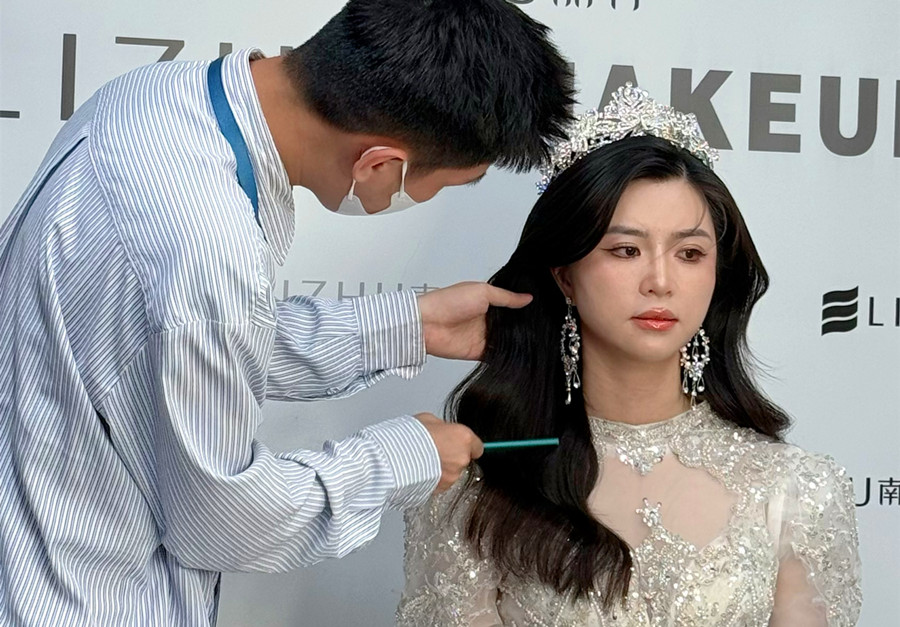 南寧化妝發(fā)型培訓(xùn)：長披發(fā)新娘發(fā)型特點(diǎn)