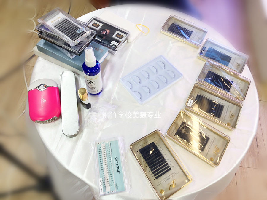 常用的睫毛種類介紹，南寧美睫學(xué)習(xí)