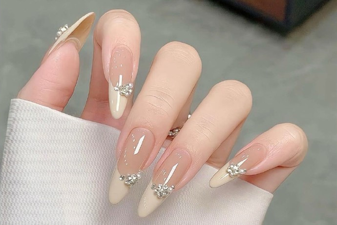 法式蝴蝶結美甲，廣西美甲款式