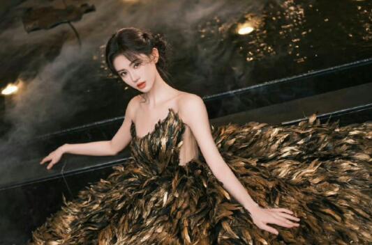 鞠婧祎金羽妝教程，南寧化妝仿妝培訓(xùn)