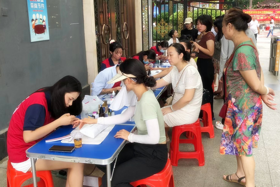 南寧美甲培訓(xùn)社會報告，告訴你南寧學美甲哪里有實力？