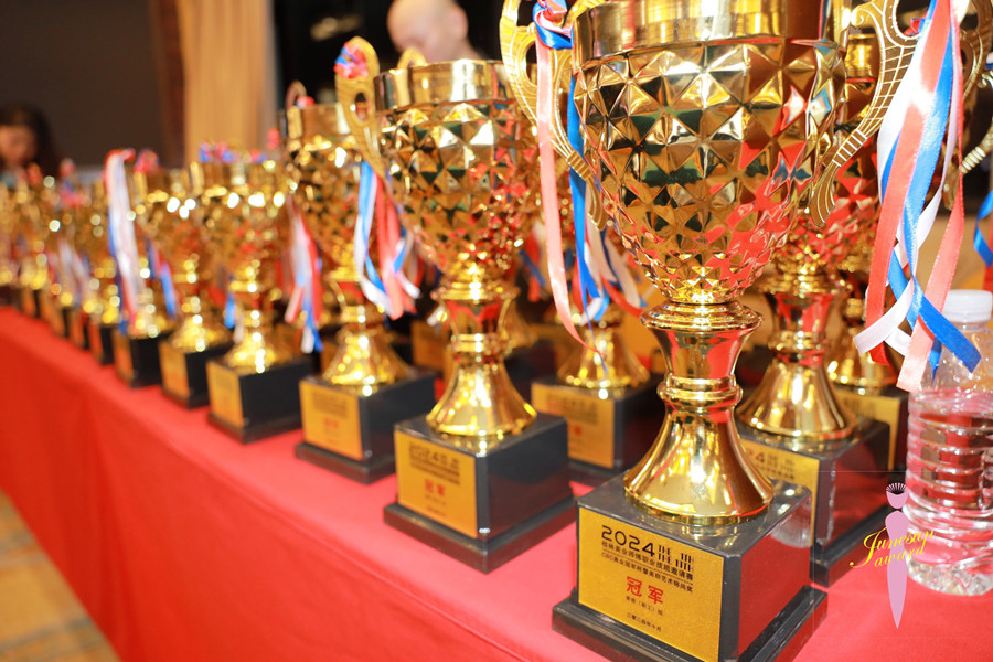 喜報(bào)！祝賀麗竹學(xué)校在桂林第三屆美業(yè)技能邀請(qǐng)賽榮耀加身