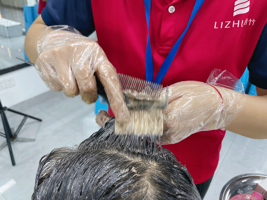 泡沫染發(fā)劑的使用技巧，廣西燙染培訓(xùn)學(xué)校分享