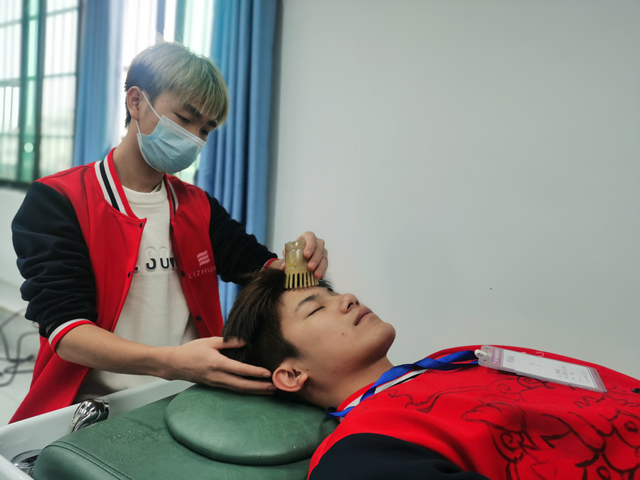 養(yǎng)發(fā)護(hù)膚基礎(chǔ)教學(xué)：日常護(hù)理頭發(fā)的方法