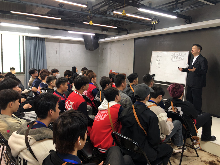 伯爵美容護膚連鎖機構(gòu) | 南寧美發(fā)職校就業(yè)宣講