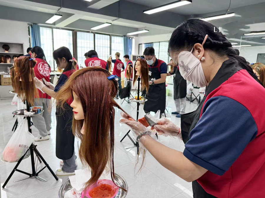 建議你收藏這份新手染發(fā)教程，廣西專(zhuān)業(yè)燙染