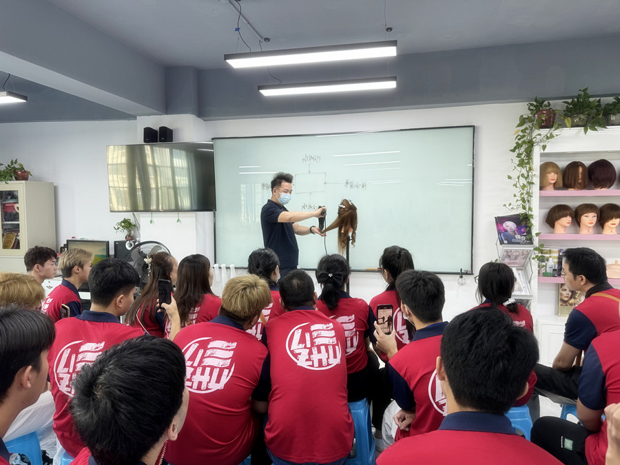 如何正確吹發(fā)護發(fā)，南寧美發(fā)養(yǎng)發(fā)技巧