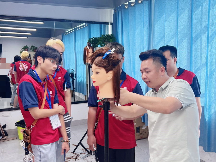 南寧市學(xué)美發(fā)，南寧美發(fā)哪里專業(yè)