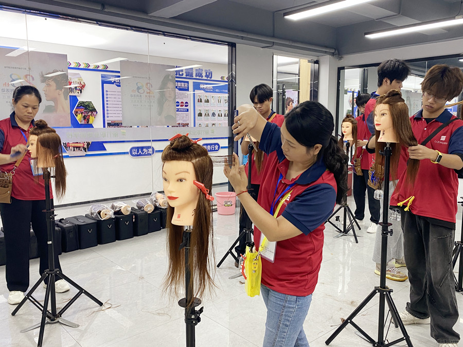 想在廣西學(xué)女士剪發(fā)，廣西美發(fā)怎么招生