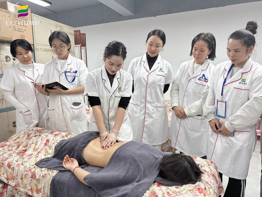 腹部管理，南寧美容健康管理學(xué)校分享