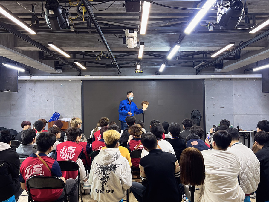 男士發(fā)型手法示范課堂，南寧剪發(fā)學(xué)習(xí)