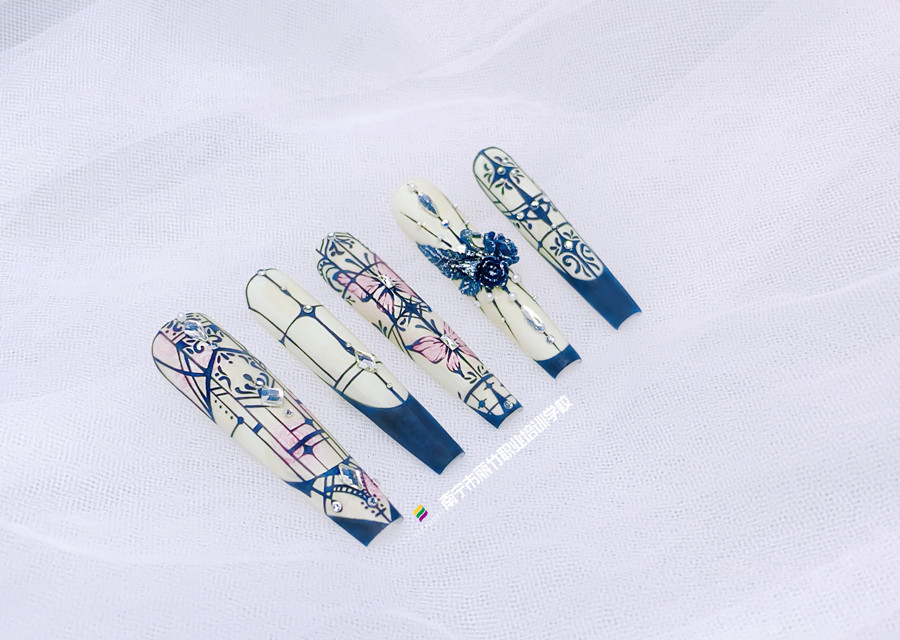 手繪窗花美甲，南寧美甲設(shè)計(jì)專業(yè)作品