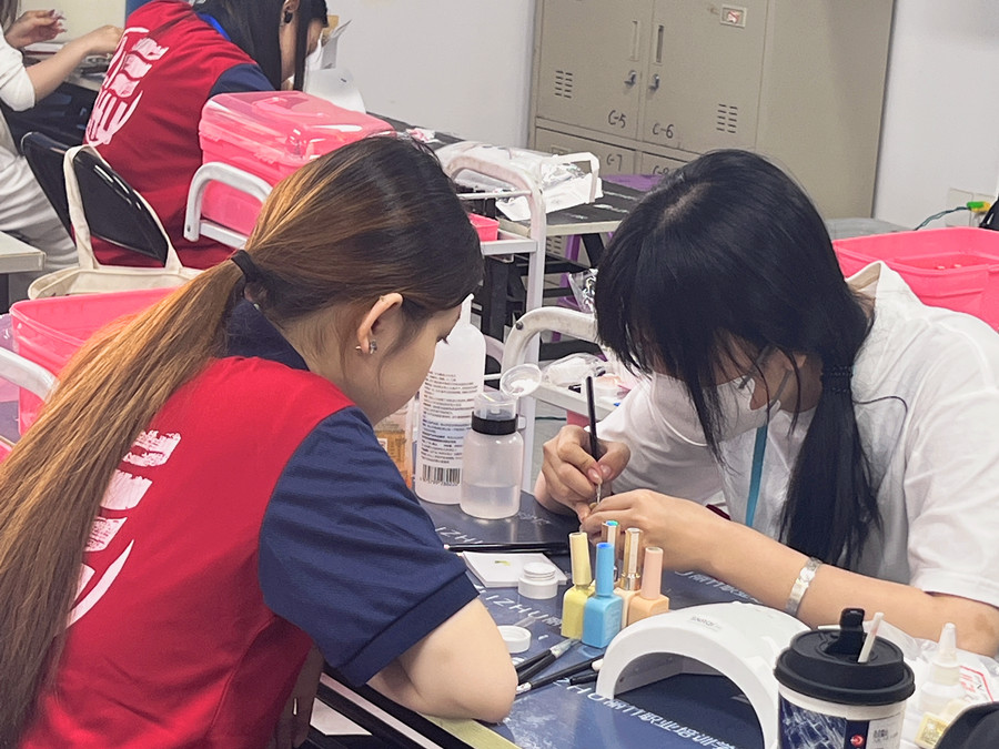 南寧美甲學(xué)習(xí)：零基礎(chǔ)學(xué)美甲無從下手？