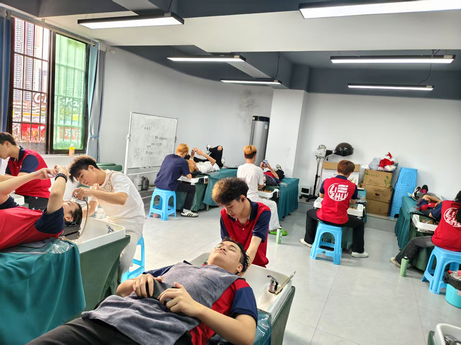 專業(yè)美發(fā)洗護(hù)和普通洗頭的區(qū)別，南寧美發(fā)教學(xué)