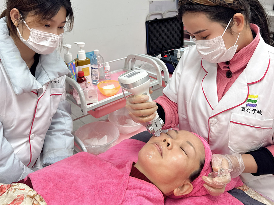 操作水光的步驟關(guān)鍵，南寧皮膚管理培訓(xùn)